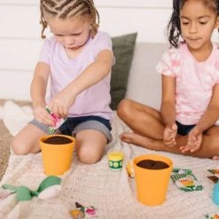 Melissa & Doug Melissa & Doug Let's Explore Flower Gardening Play Set