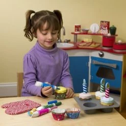 Melissa & Doug Melissa & Doug Bake and Decorate Wooden Cupcake Play Food Set