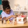 Melissa & Doug Melissa & Doug Take-Along Show-Horse Stable Play Set With Wooden Stable Box and 8 Toy Horses